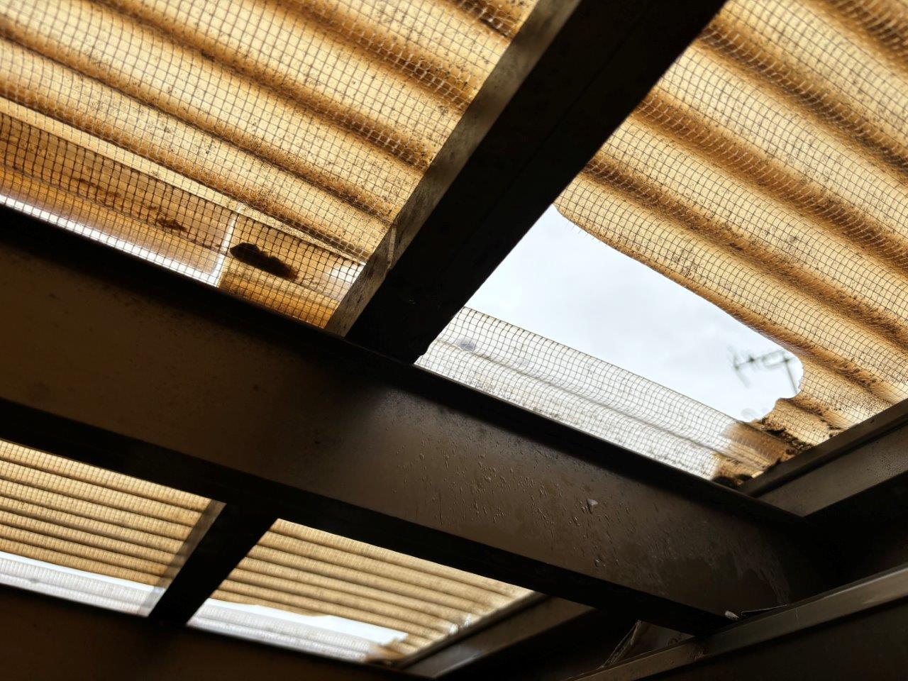 新潟市西区にてサンルームのポリカ屋根を張り替えたいとご相談を頂きました