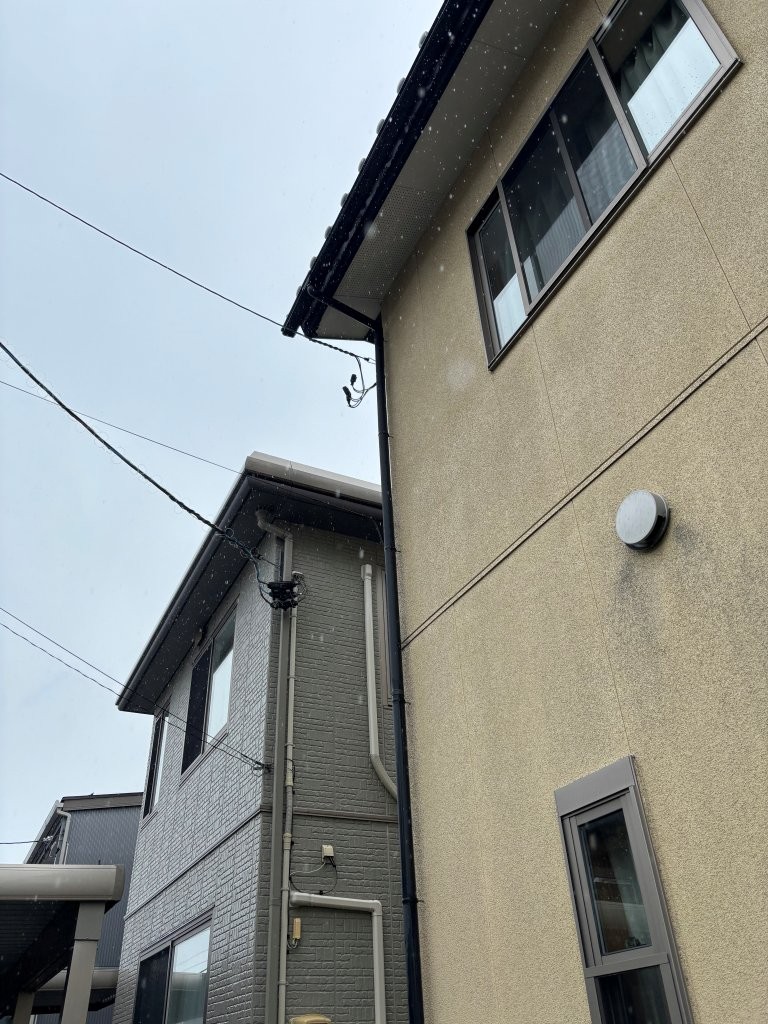 軒天に穴　現地調査
