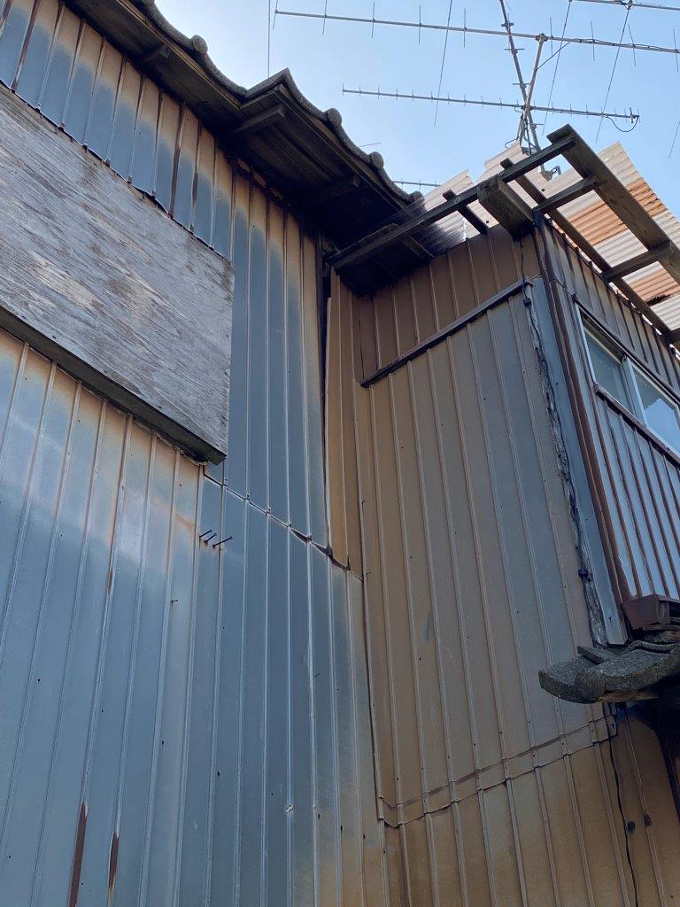 外壁・ポリカ屋根張り替え　現地調査