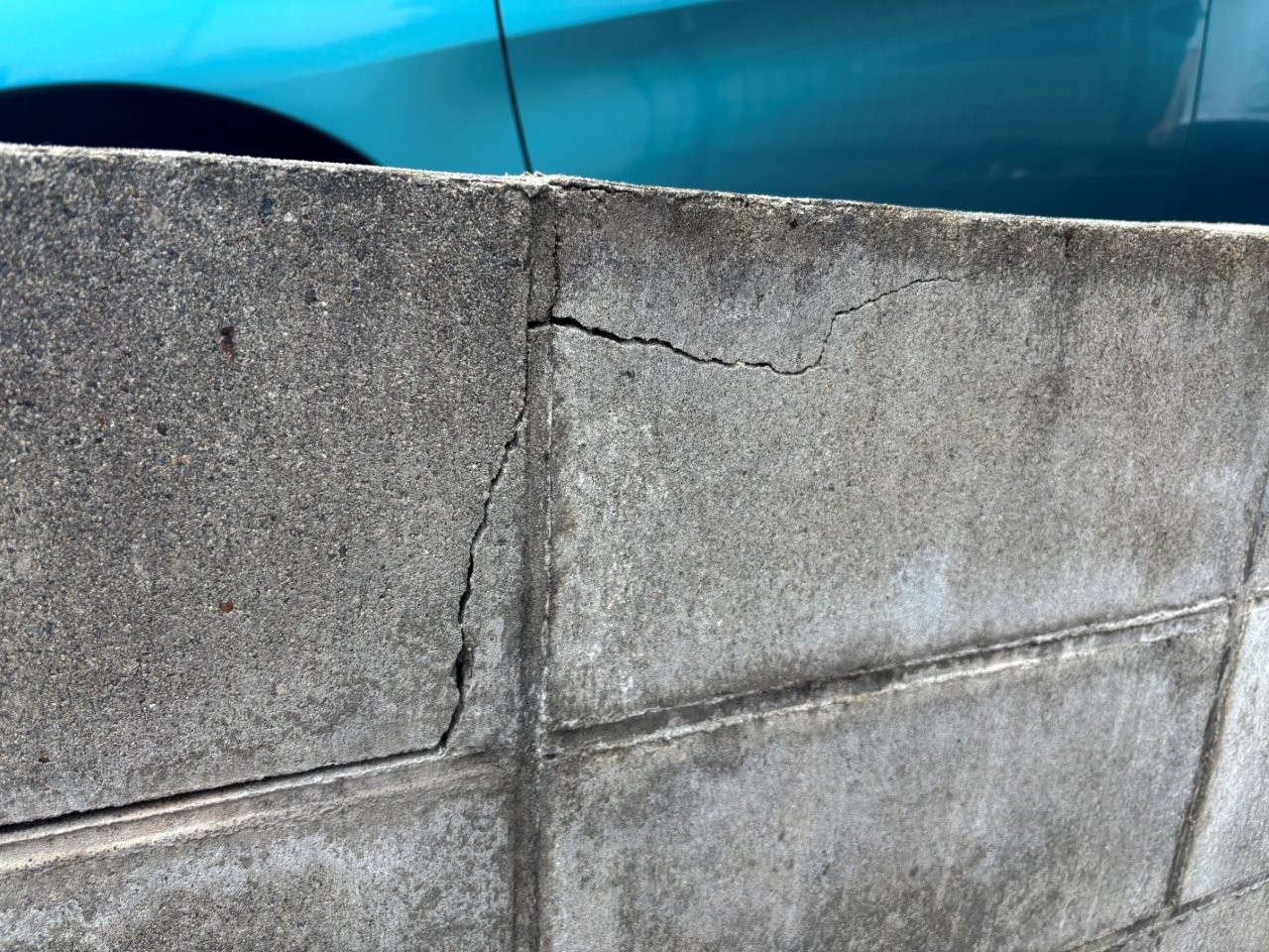 ブロック塀の破損