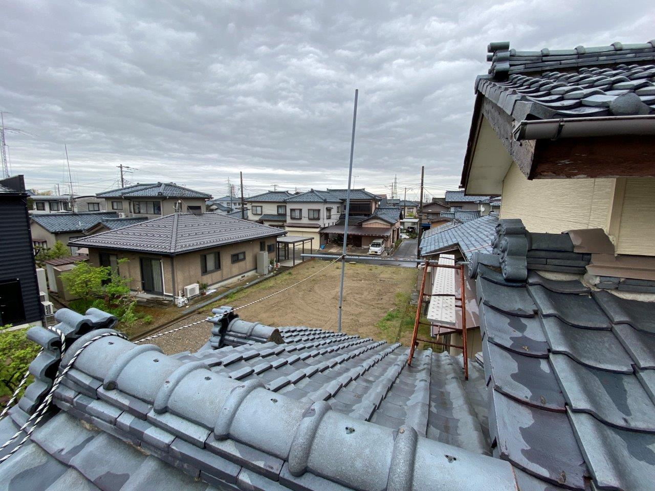 新潟市江南区にて屋根上のガラを撤去したいとご相談を頂きました