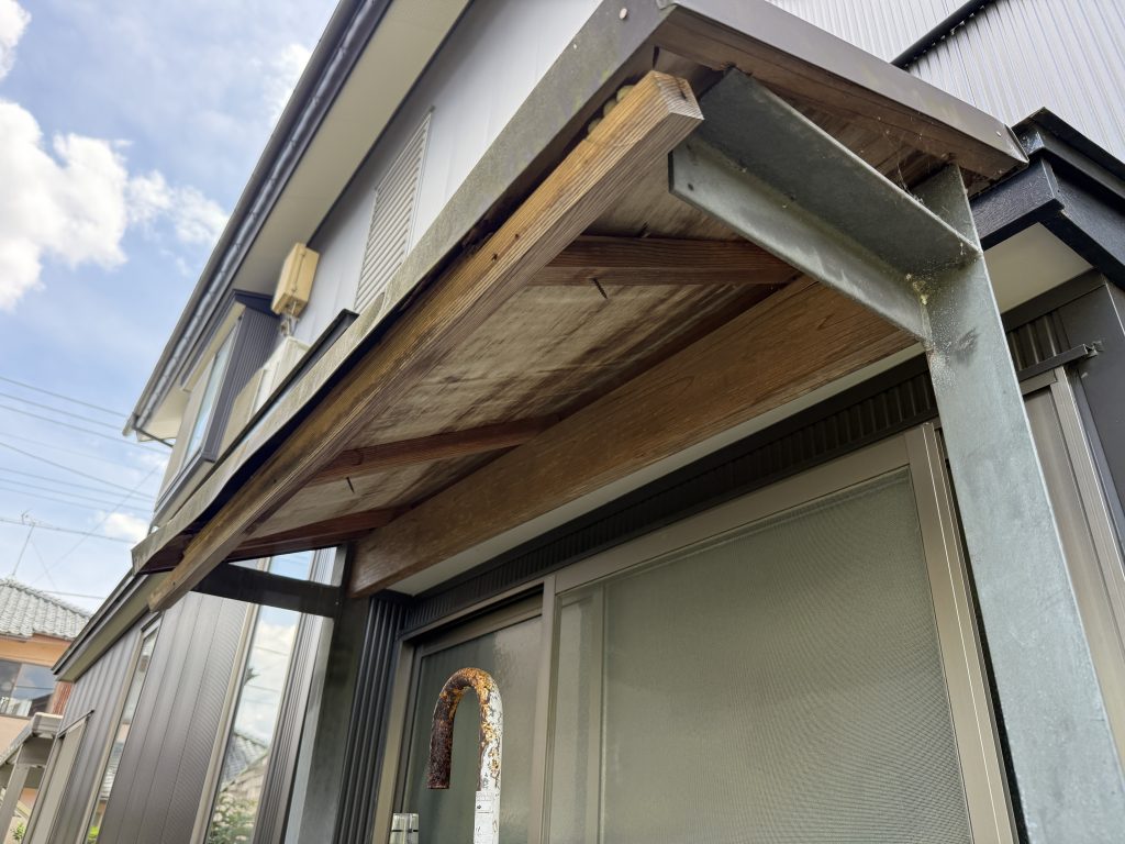 灯油タンク屋根の裏側