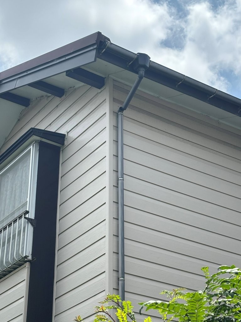 【新潟市秋葉区】雨樋のちょっとした不具合も見逃さずに！角樋エルボの外れ直し工事をご紹介