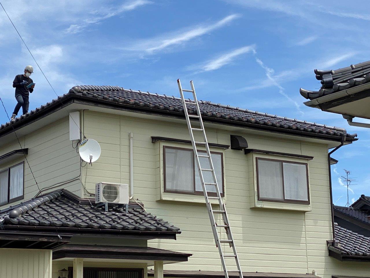 新潟市南区にて築30年大屋根の瓦割れでお問い合わせを頂きました