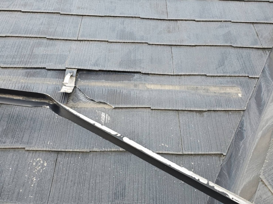 新潟市江南区にて雪の重みによって雪止めアングルが変形したとお問い合わせを頂きました