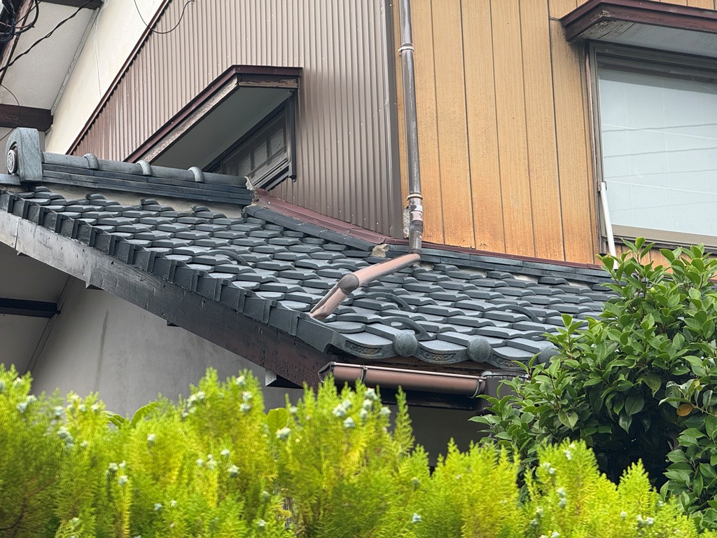 ハイ樋から水漏れ
