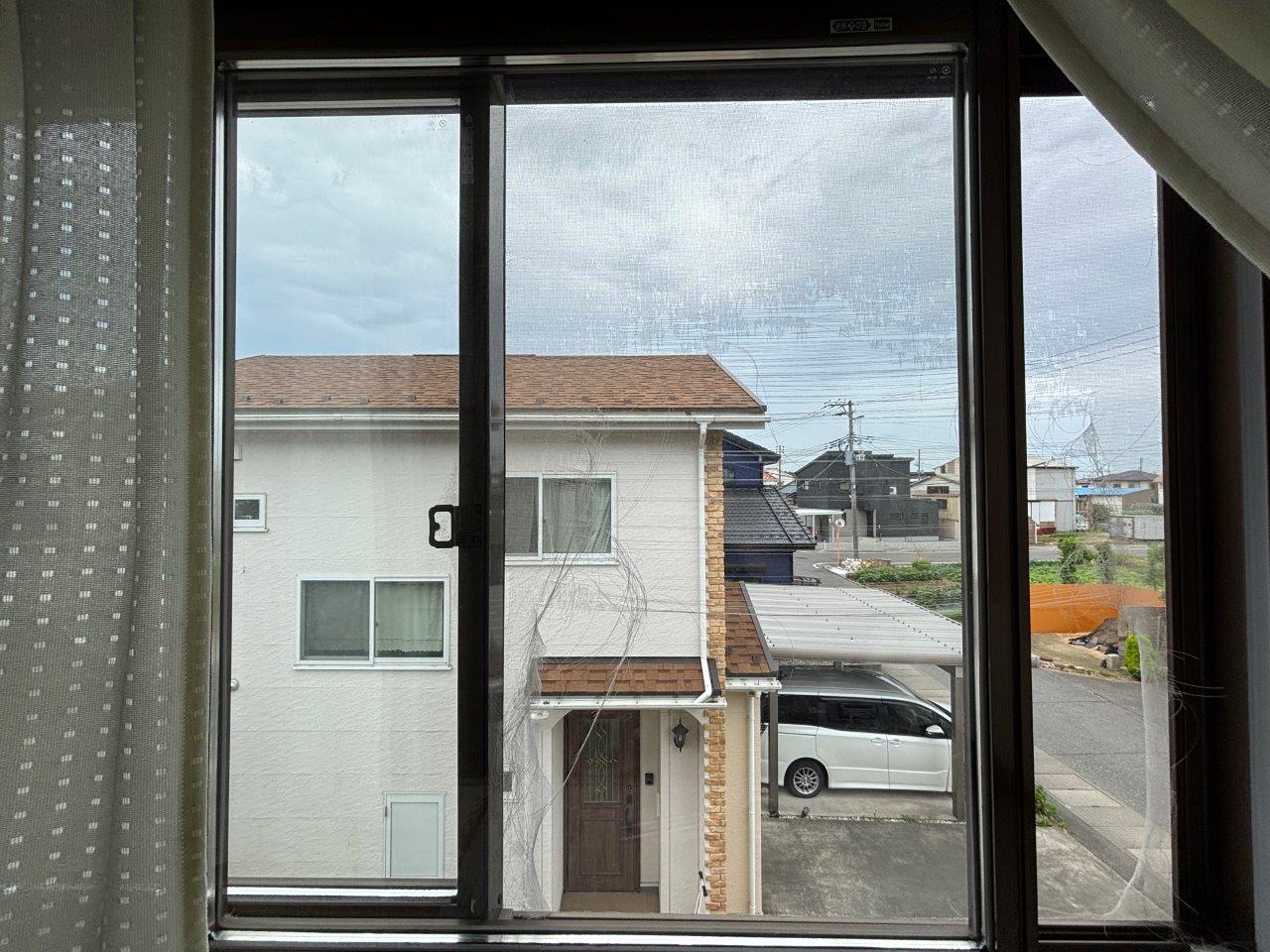 【新潟市秋葉区】長年使った網戸を一新！4カ所の網戸を張り替えをご提案
