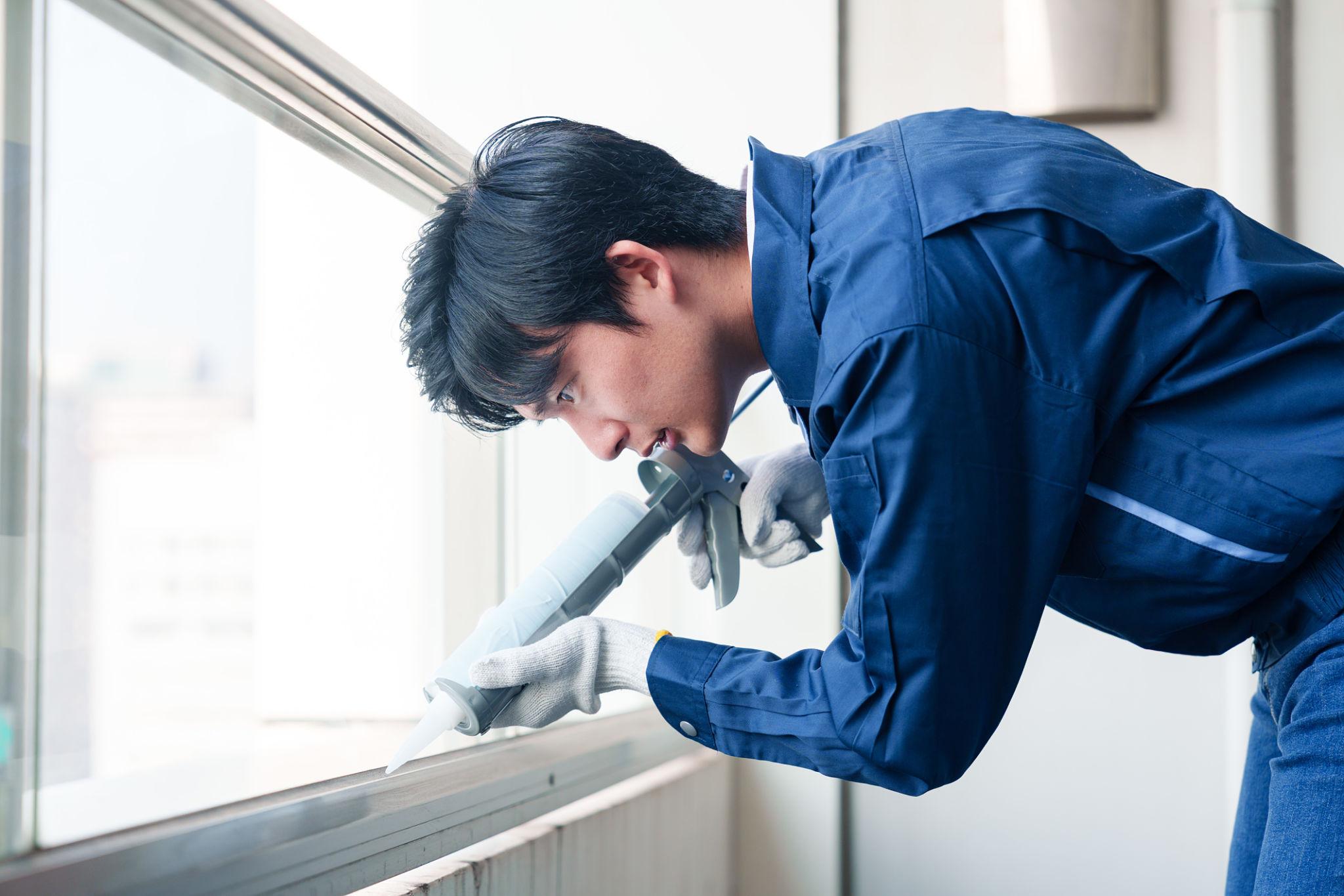 リビング出窓より雨漏れ